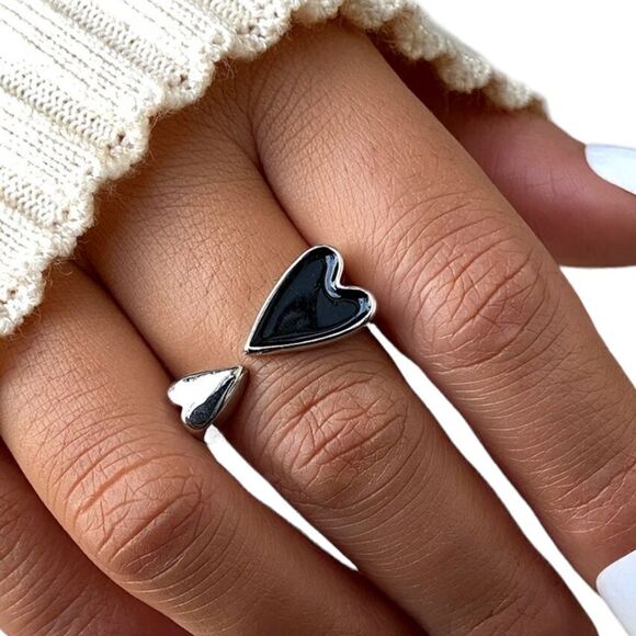 Dark Hearts Silver Tone Black Enamel Heart Punk Emo Goth Adjustable Ring NWOT - Picture 8 of 15